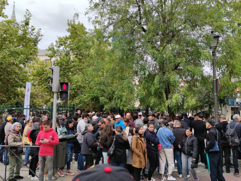 Venezolanos votan en Chile, Colombia, España, Alemania, Bélgica y Suiza este domingo.