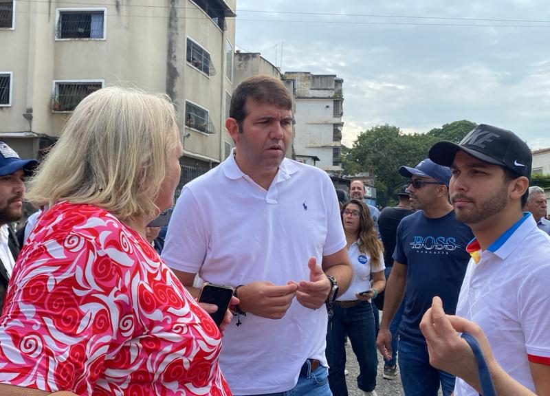 Prosperi aseguró que hay retrasos en los centros