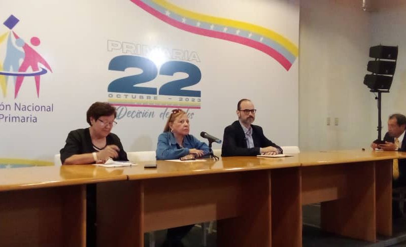 Comisión Nacional declara que primaria solo continúa en centros con electores en cola
