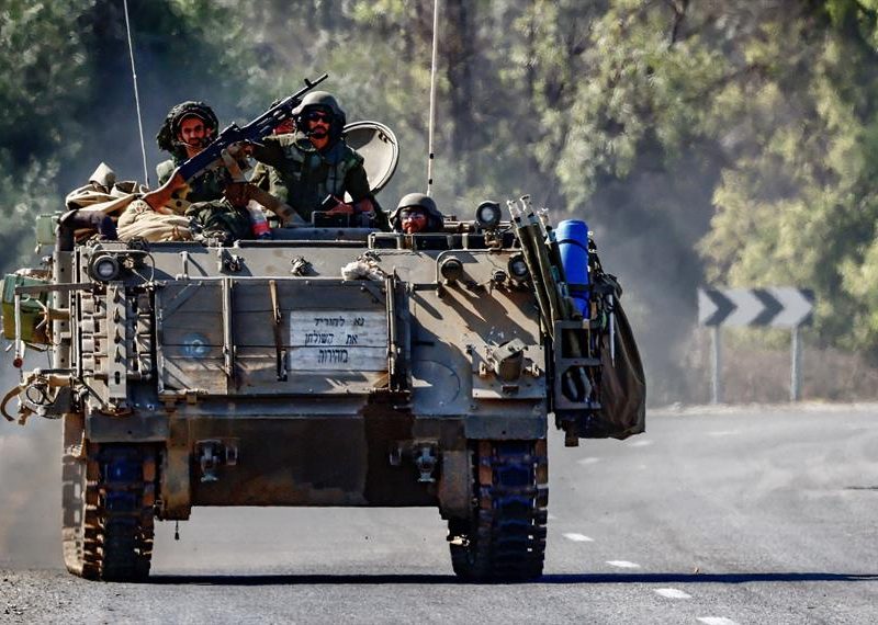 Fuerzas terrestres del Ejército israelí llegan a las afueras de Gaza