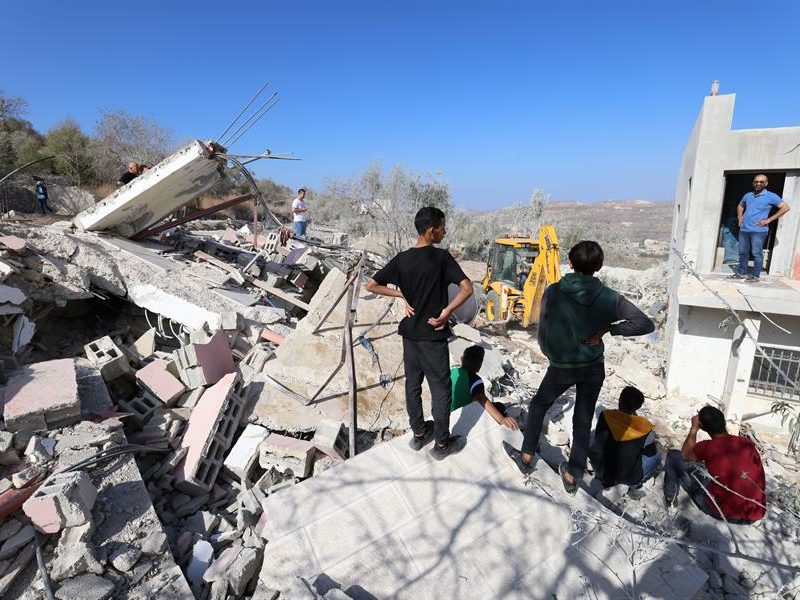 Ataques israelíes hacen de Gaza un "cementerio infantil", con 420 niños asesinados al día