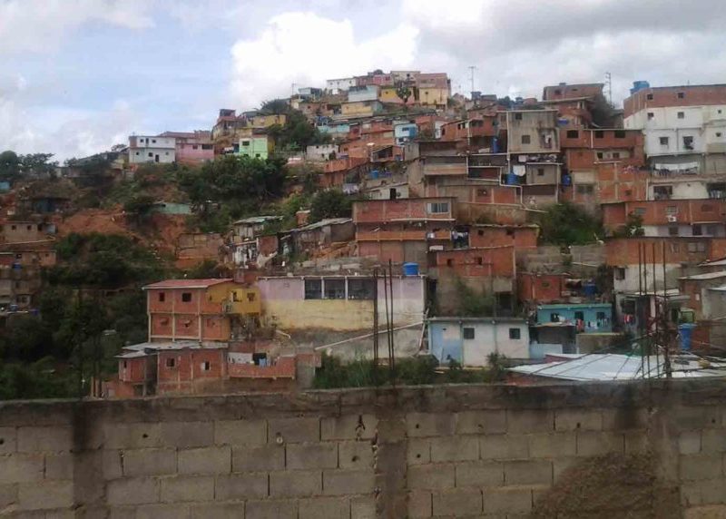 El hecho ocurrió en Los Jardines de El Valle