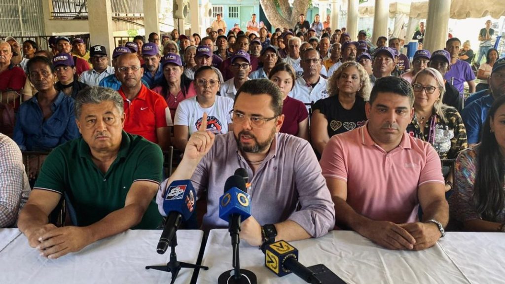 Thumbnail de Destituido Ecarri: la apertura opera en dólares pero el bolívar es intocable