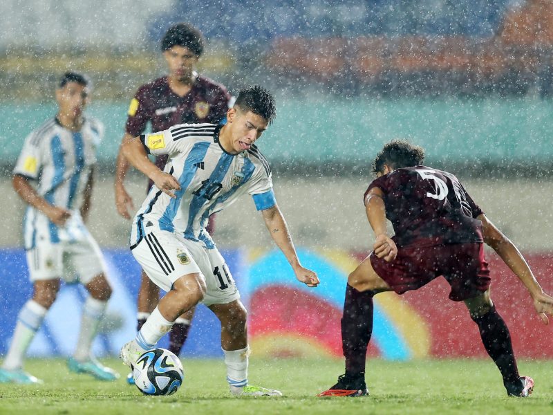 Argentina se da un festín con Venezuela y se medirá a Brasil en cuartos del Mundial Sub 17