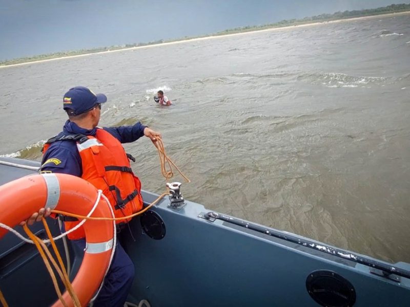 Rescatan 14 inmigrantes venezolanos abandonados cerca de la isla colombiana de San Andrés
