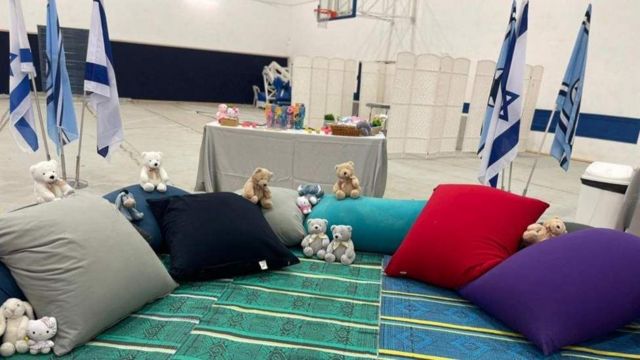 Cuarto decorado con juguetes