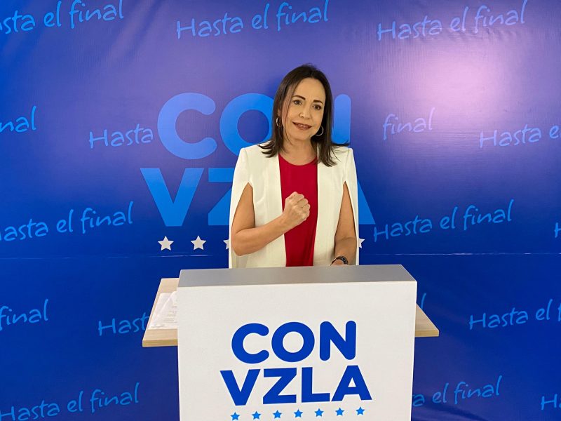 María Corina Machado sobre dolarización si llega a la Presidencia: No descarto la existencia de dos monedas