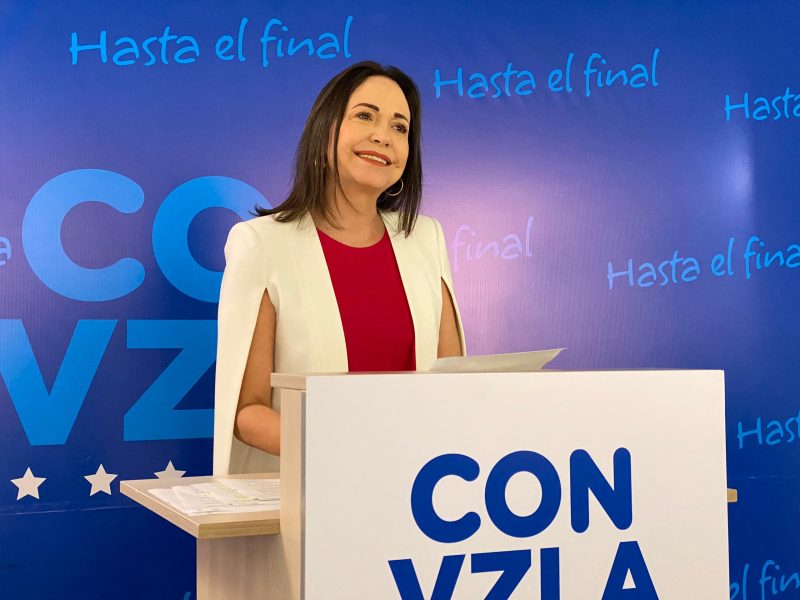 María Corina Machado sobre dolarización si llega a la Presidencia: No descarto la existencia de dos monedas