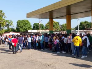 En Zulia, Bolívar, Mérida y Aragua los usuarios llegan desde tempranas horas de la mañana
