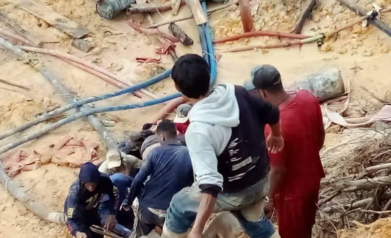 Cinco muertos y varios desaparecidos por derrumbe de mina en Bolívar