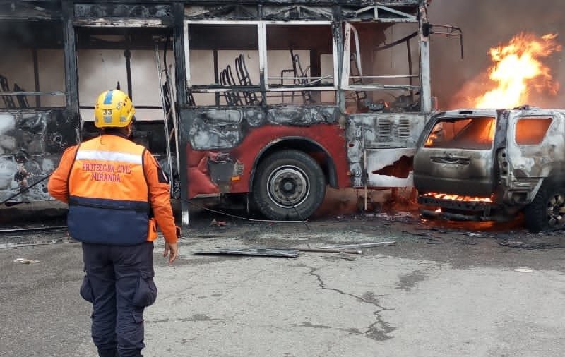 Accidente en la Gran Mariscal de Ayacucho provoca cierre de vía