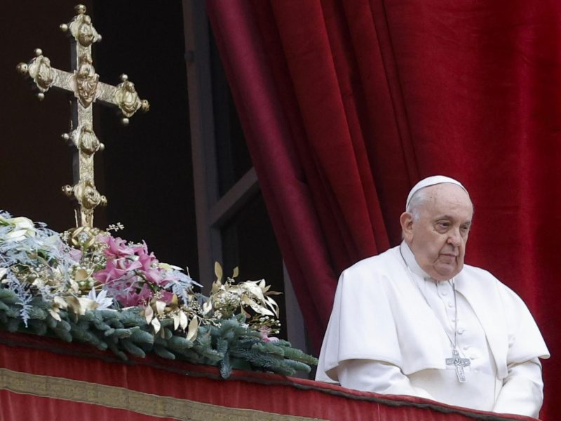 El papa Francisco pide afrontar el fenómeno de las migraciones en su mensaje de Navidad