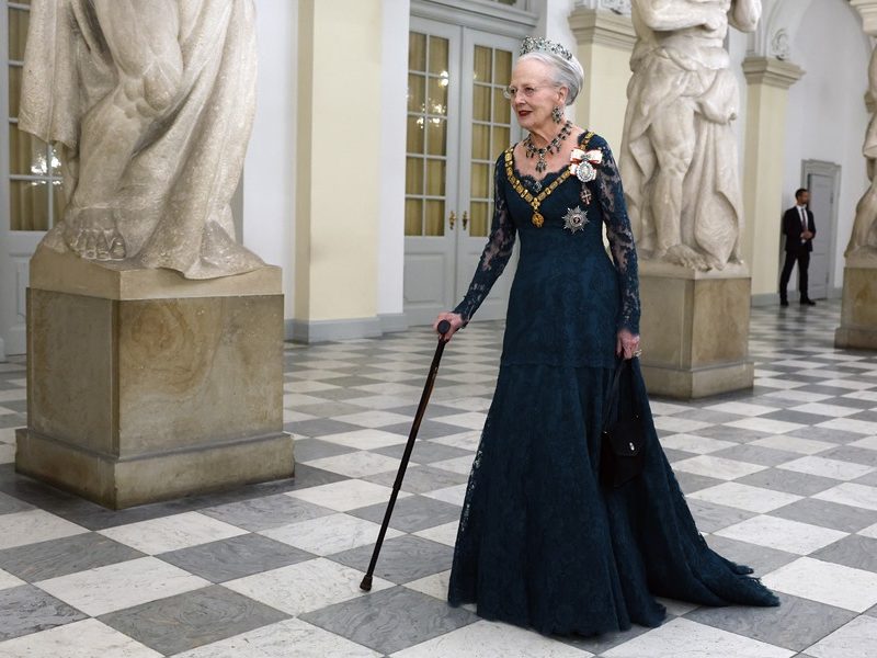 La reina Margarita II de Dinamarca anuncia su abdicación en discurso de fin de año