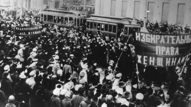 Marchas de mujeres rusas en 1917.