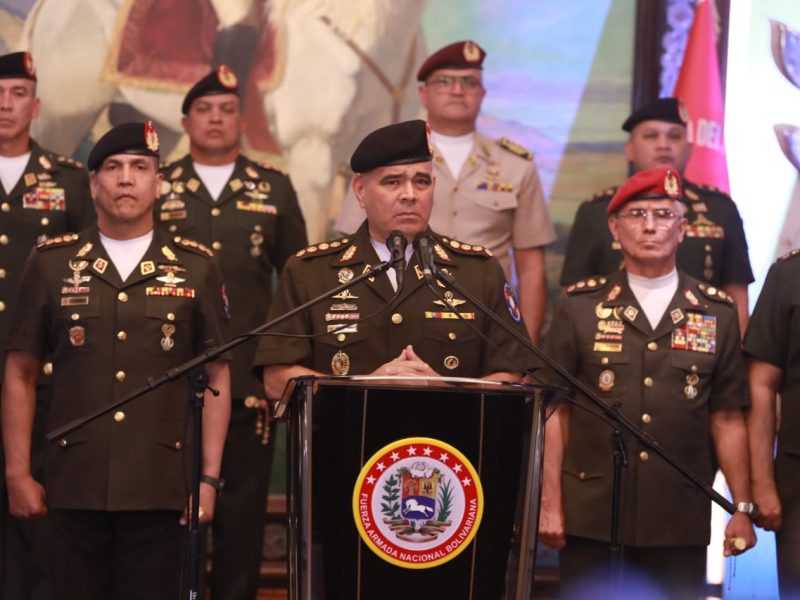 Padrino López y comandantes de REDI declaran «lealtad» a Nicolás Maduro frente a denuncias de conspiraciones
