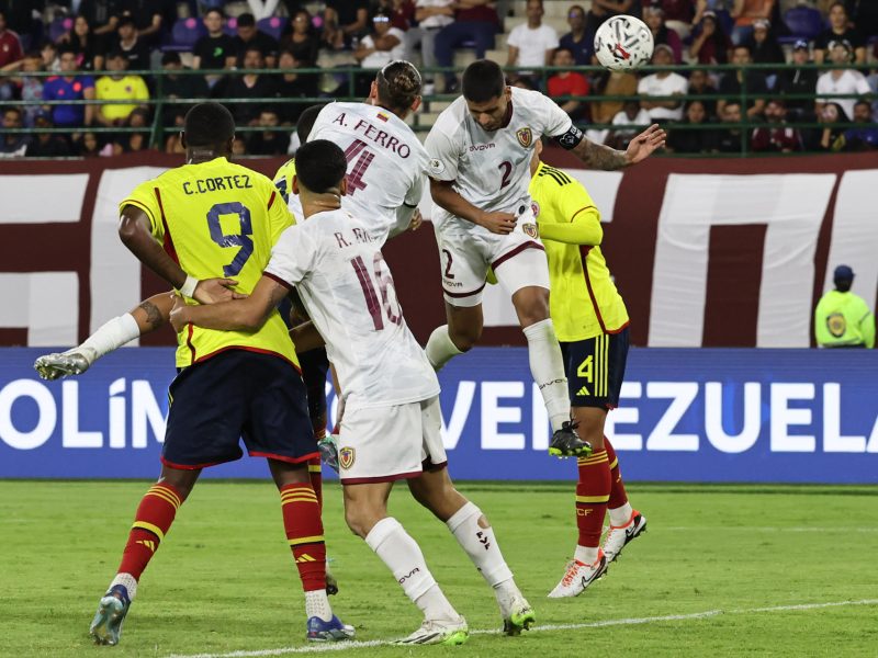 Venezuela derrota a Colombia y sueña con la clasificación al cuadrangular final
