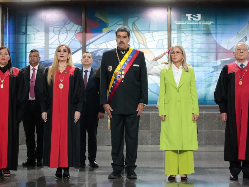 Maduro señala de «terrorista y extremista a la PUD» pero asegura que se mantendrá en el diálogo