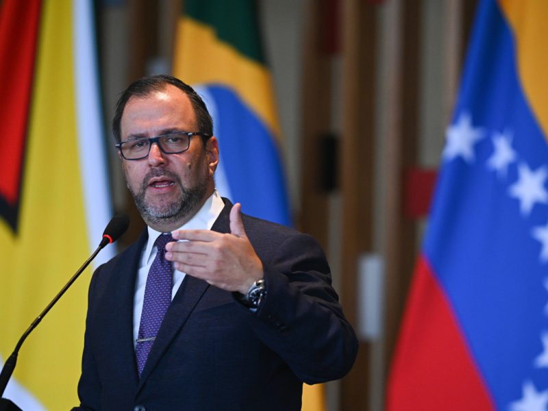 Gobierno de Maduro dice que EE.UU. ampara a autores de "actos de terrorismo"