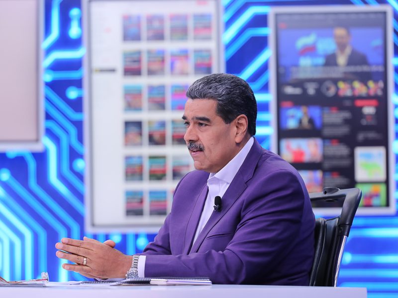 Maduro dice que fue "todo un éxito" consulta de la AN para discutir cronograma electoral