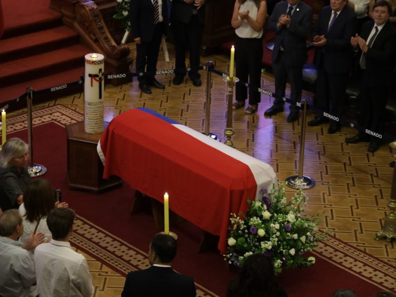 Los restos mortales del expresidente Piñera llegan al antiguo Congreso para ser velados