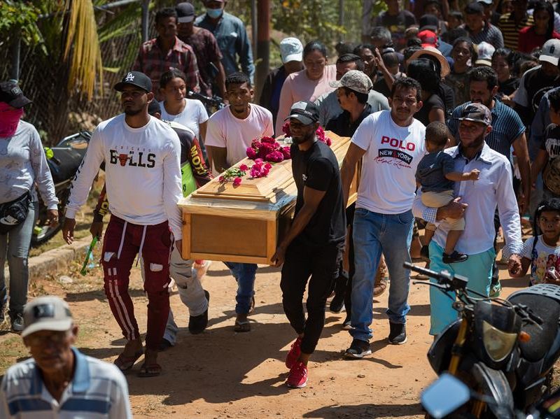 Tres indígenas entre los fallecidos por el derrumbe de una mina en Venezuela, según ONG