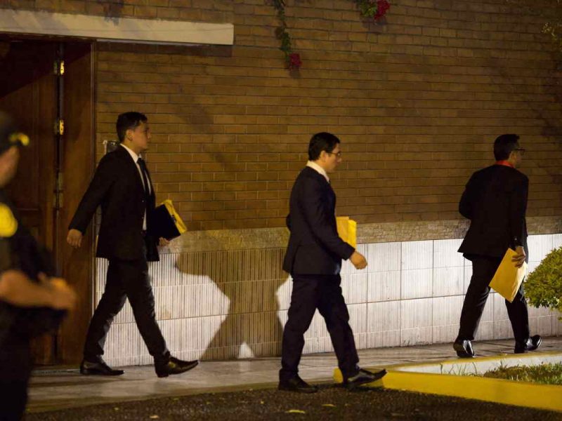 La casa de la presidenta de Perú es allanada por la fiscalía y la policía