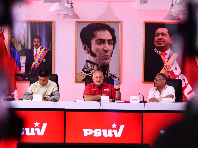 Cabello a María Corina: 10 días antes de las elecciones no se pueden cambiar candidaturas