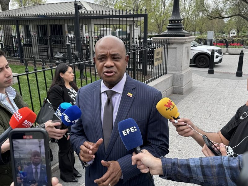 El canciller colombiano reitera en EE.UU. su oposición a las sanciones a Venezuela