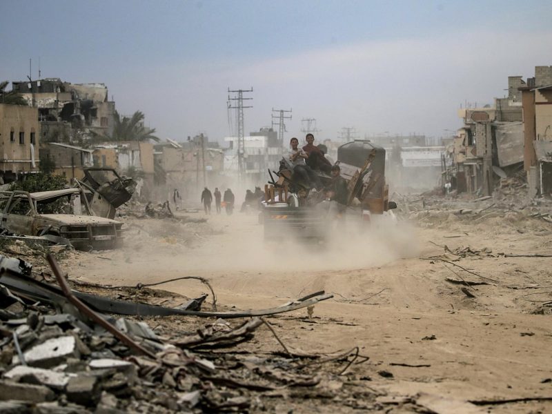 Equipo de la OMS vio una destrucción "más allá de lo imaginable" en Jan Yunis, Gaza