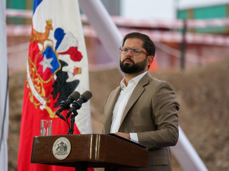 Maduro quiere zanjar polémica con Boric: le propone luchar juntos contra crimen organizado