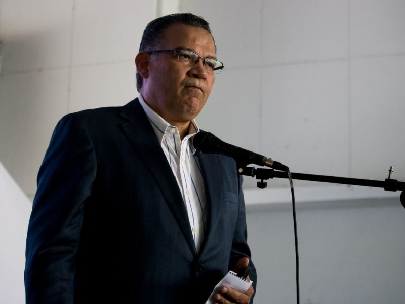 Enrique Márquez dice que candidatura de Rosales genera desconfianza y pone la suya a la orden