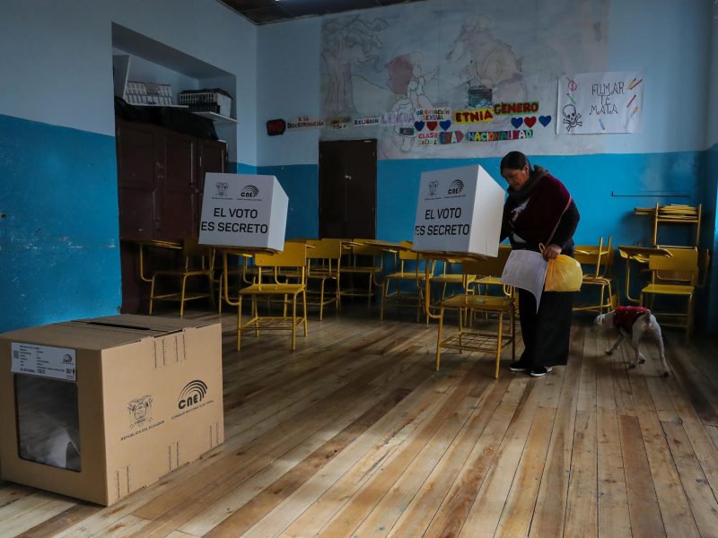 Comienza referéndum de Noboa en Ecuador sobre seguridad, justicia y empleo