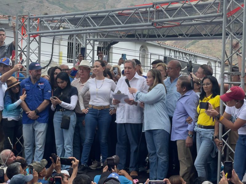Los 4 mensajes de Edmundo González en su acto de campaña en La Victoria