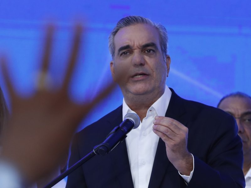 Venezuela felicita a Luis Abinader