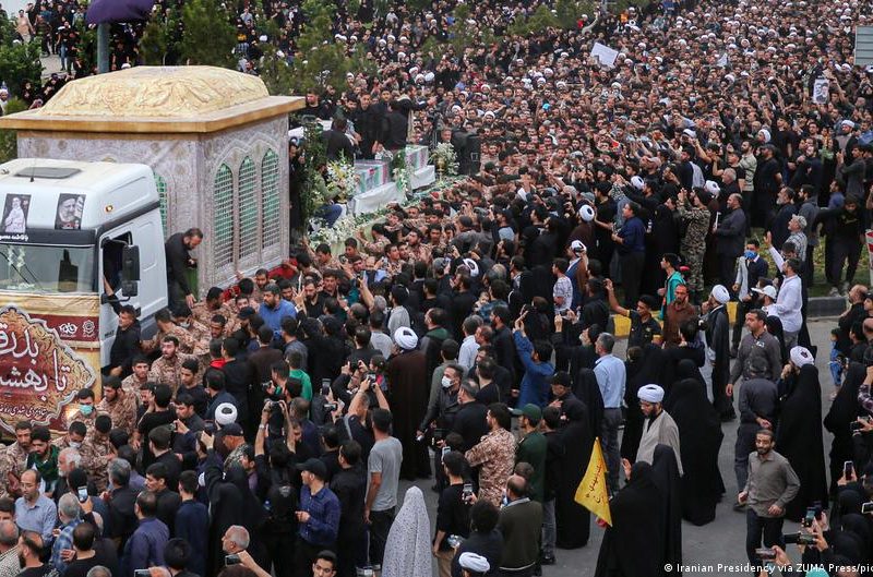 Decenas de miles asisten al funeral de Raisi en Teherán