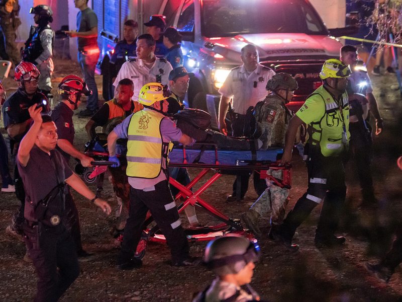 Suben a 9 muertos y 50 heridos tras caída de tarima en acto de opositor Máynez en México