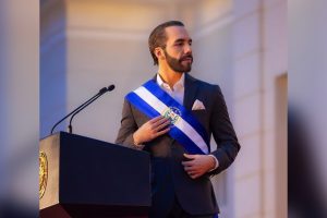 Propuesta de Bukele busca “lavar” su imagen y dejar en evidencia a Maduro con presos políticos, señalan politólogos