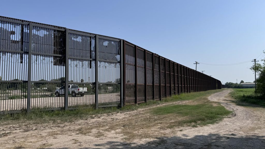 Restricciones al asilo en EEUU: Autoridades buscan "orden" y activistas critican su dureza