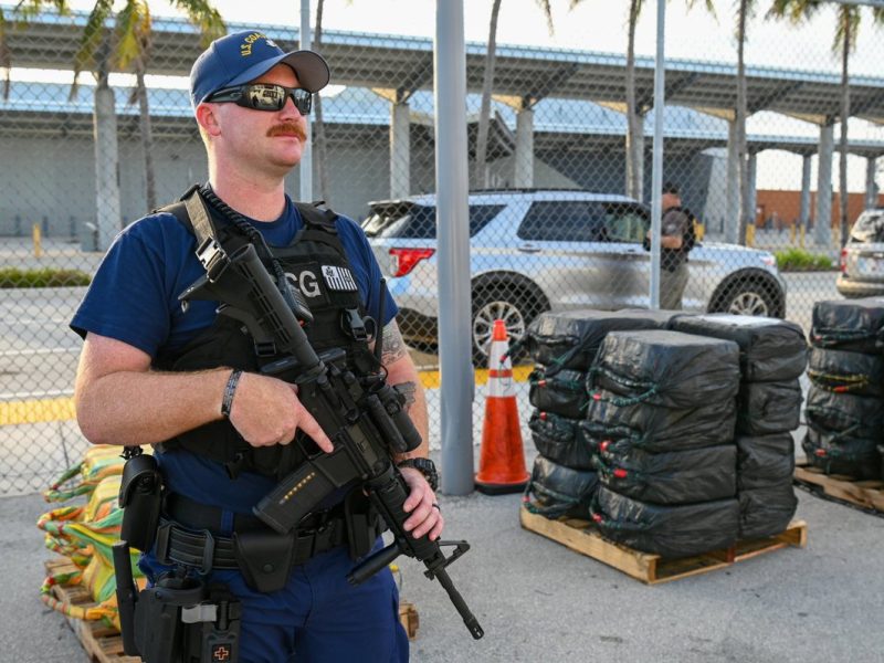 Guardia Costera desembarca en Florida 2.180 kilos de cocaína incautada cerca de Venezuela