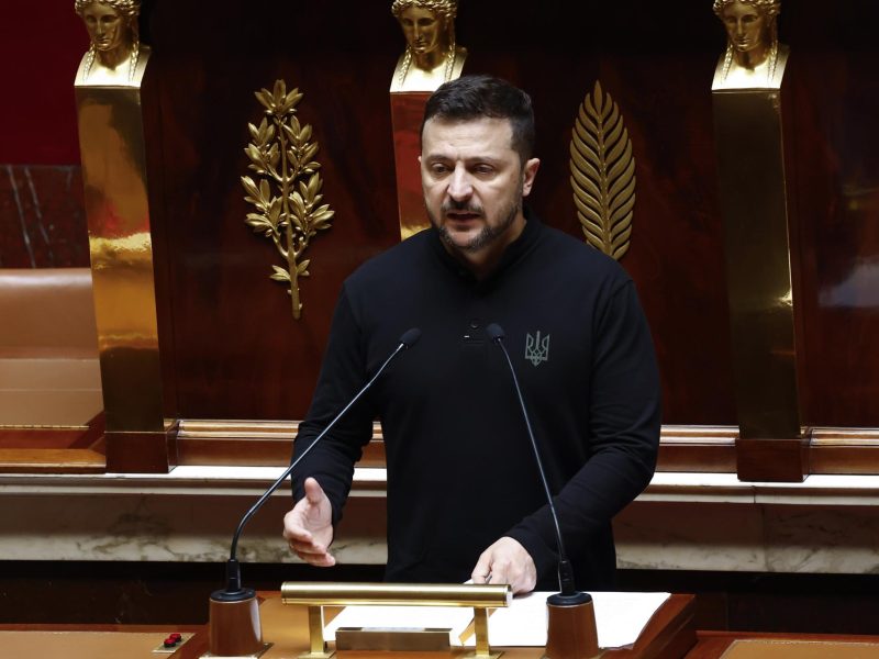 Zelenski en Francia: "Europa ya no es un continente de paz"