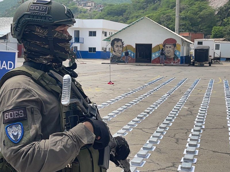 Armada francesa incauta 1,1 toneladas de cocaína en un barco venezolano en el Caribe