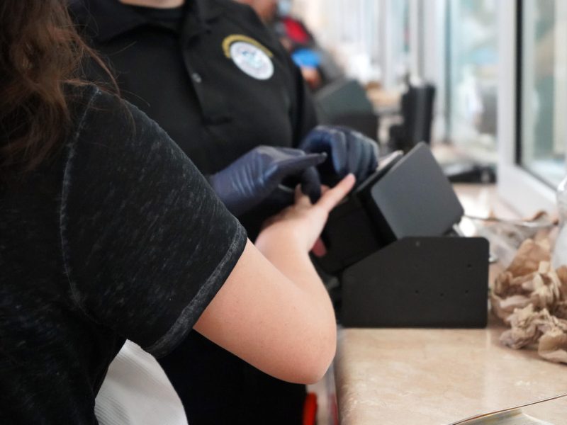 EEUU busca reanudar deportaciones a Venezuela y aumentar las repatriaciones a Cuba