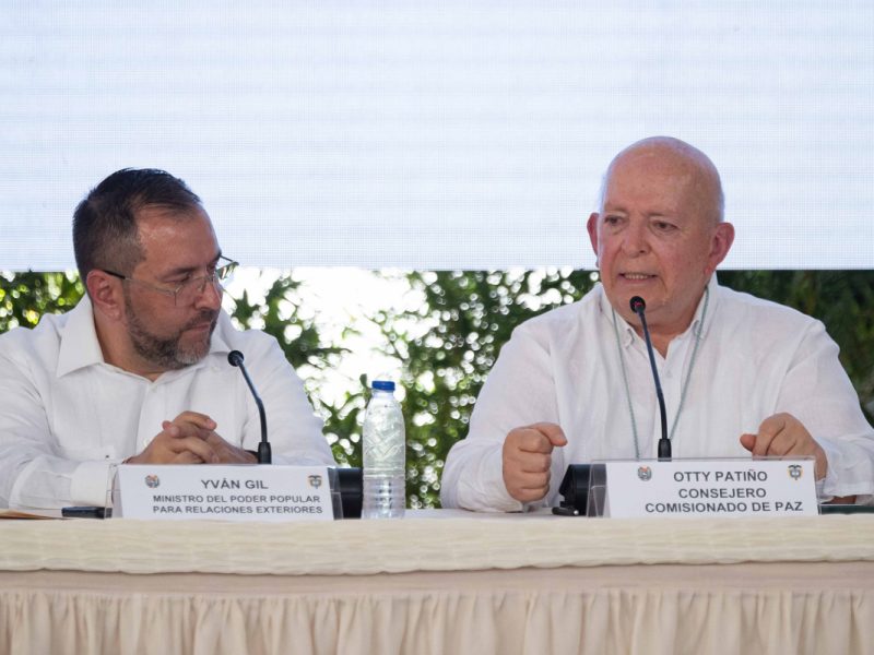Gobierno colombiano y disidencia de FARC Segunda Marquetalia inician el diálogo en Caracas