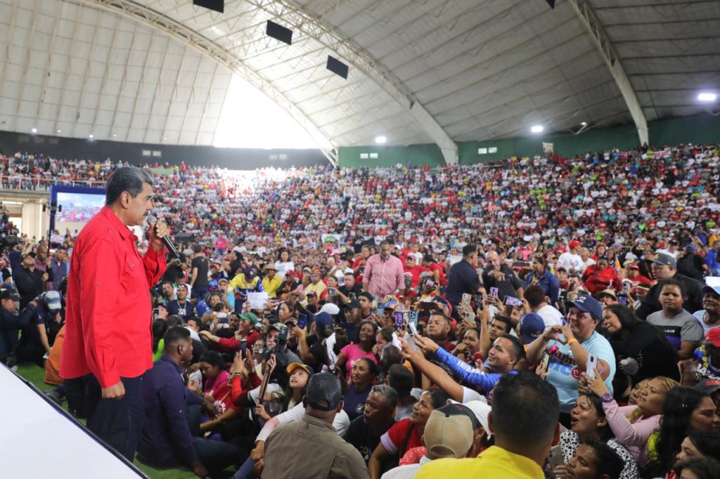 Nicolás Maduro durante su proclamación en el CNE