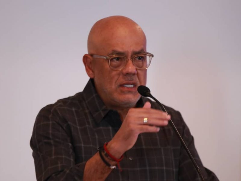Rodríguez dice que alcalde en Barinas se retractó de apoyo a Maduro por “amenazas de muerte” y anuncia investigación