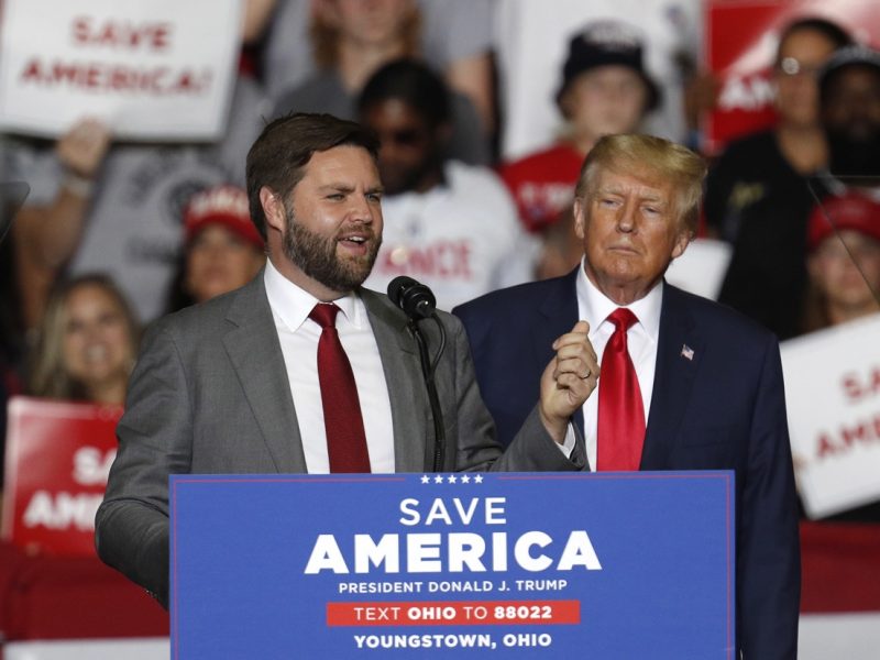 Trump elige al senador de Ohio J.D. Vance como su candidato a vicepresidente