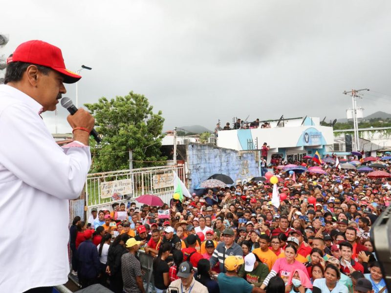 Maduro pide al fiscal actuar por delitos de odio en redes sociales