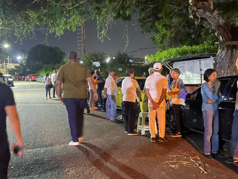 En Monagas y Bolívar comenzaron a cerrar centros de votación
