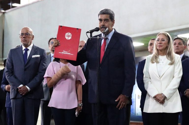 Maduro en el TSJ: Psuv está listo para presentar 100% de actas electorales