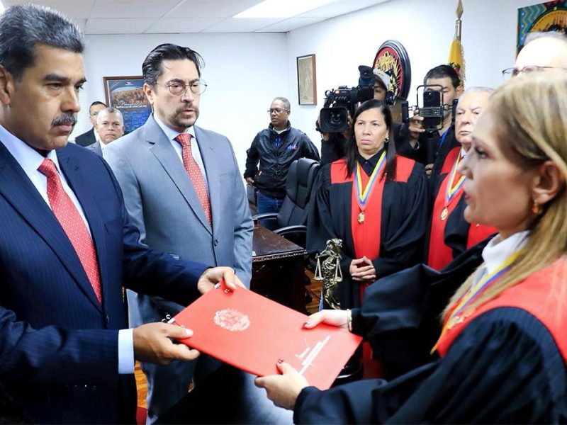 A 90 días de la extracción de Maduro y Flores, el TSJ evade fijar falta temporal o absoluta: la lectura de constitucionalistas 